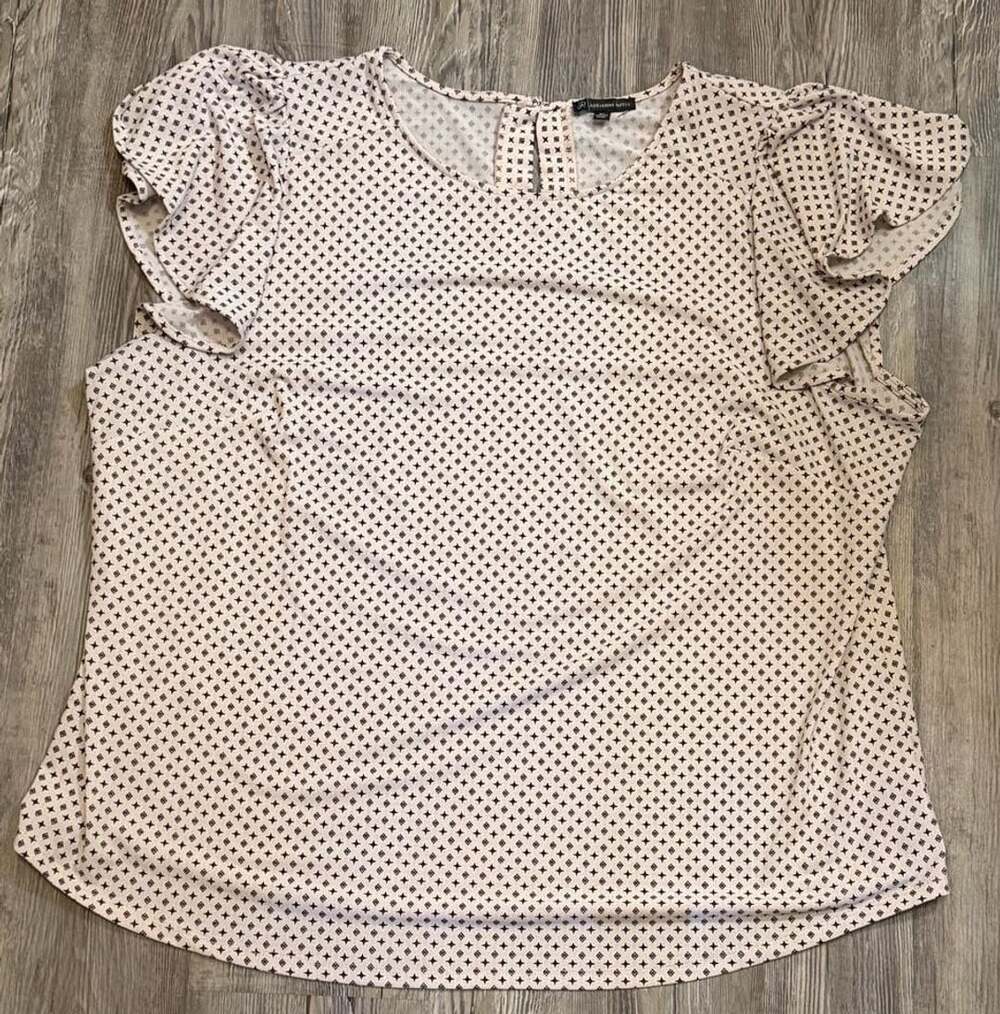 Adrianna Papell Blouse Size 3X Cream Black Geometric Ruffle Sleeve Top